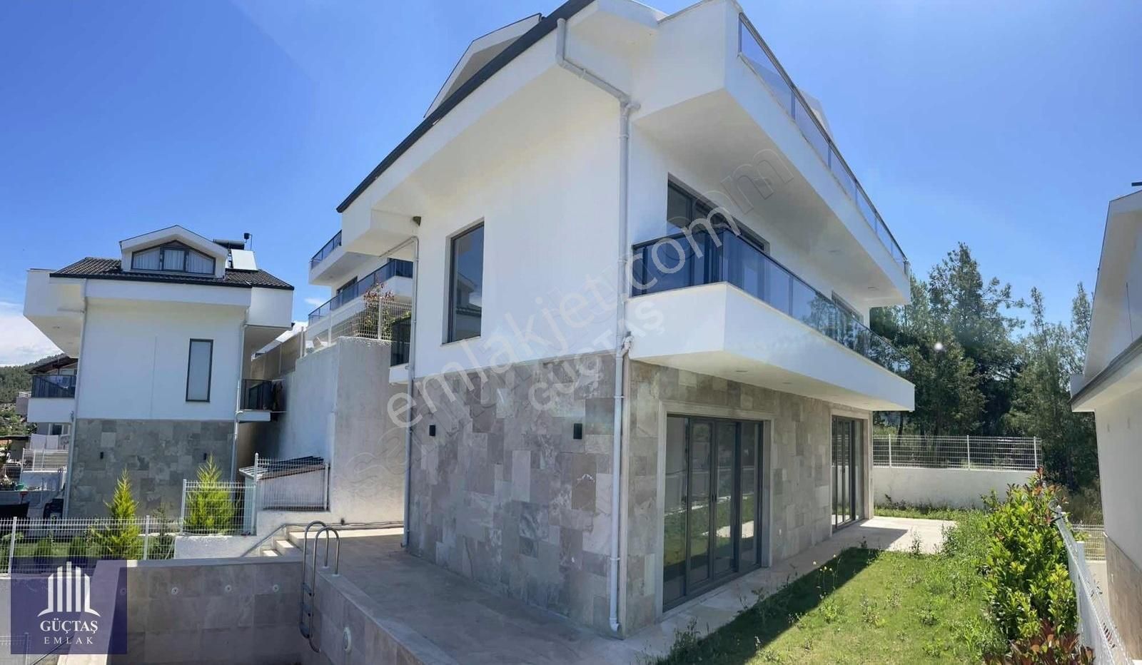 Çiftlik'te Havadar Ferah Lokasyonda Geniş 4+1 Villa - Görsel 12