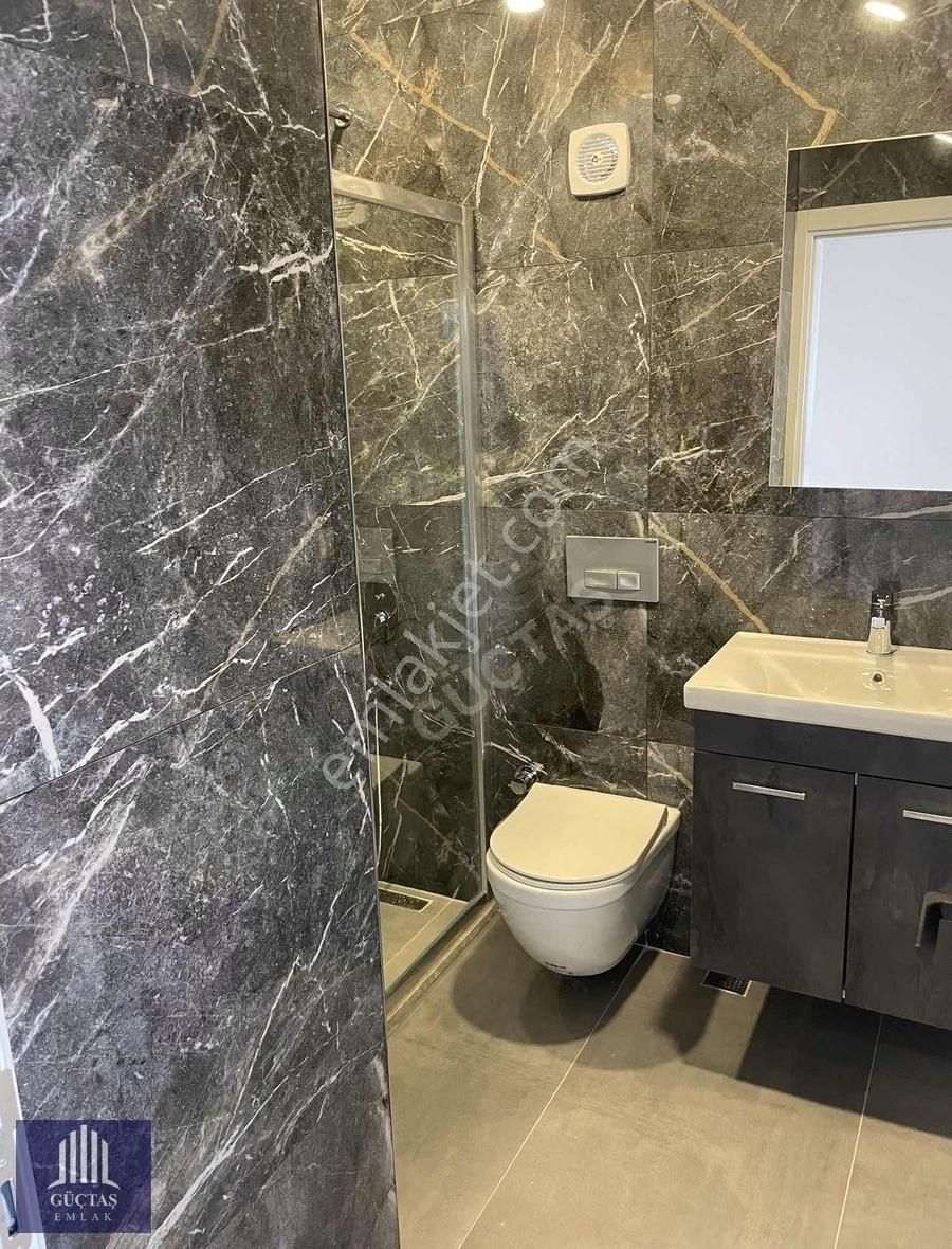 Çiftlik'te Havadar Ferah Lokasyonda Geniş 4+1 Villa - Görsel 23