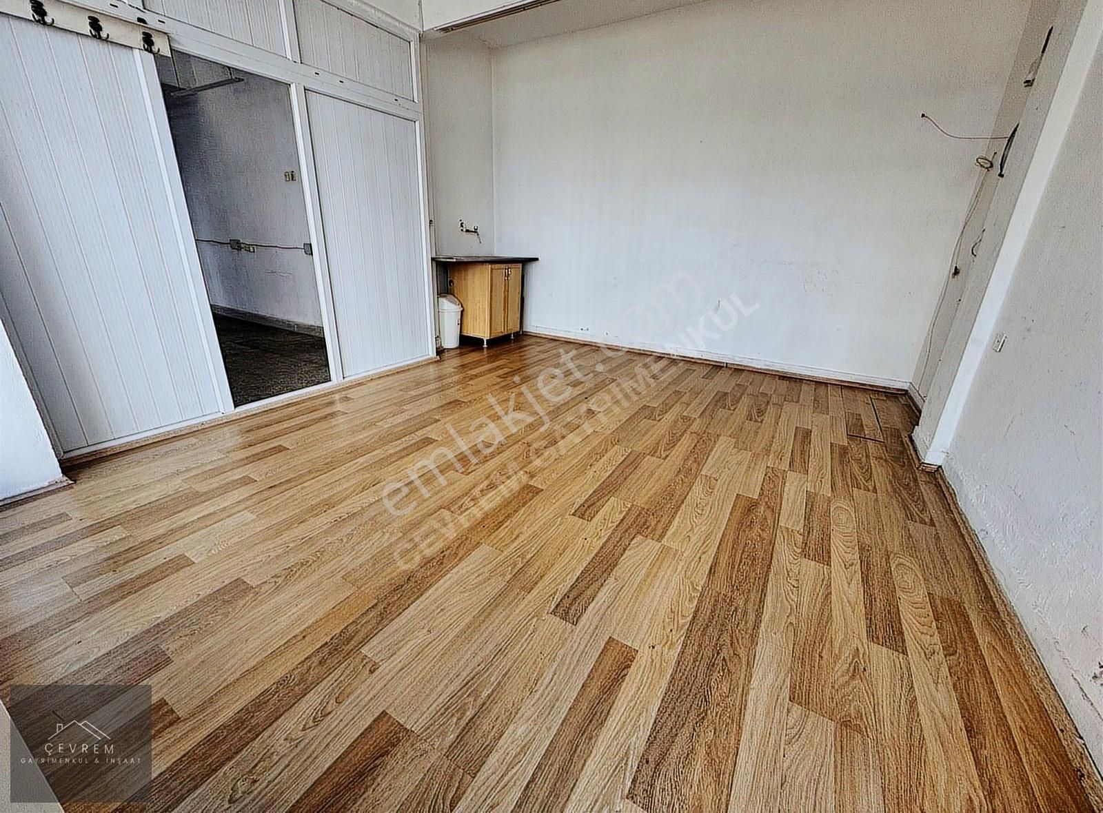 **çevrem**den Gültepe'de Düz Giriş 150m² Kiralık Dükkan