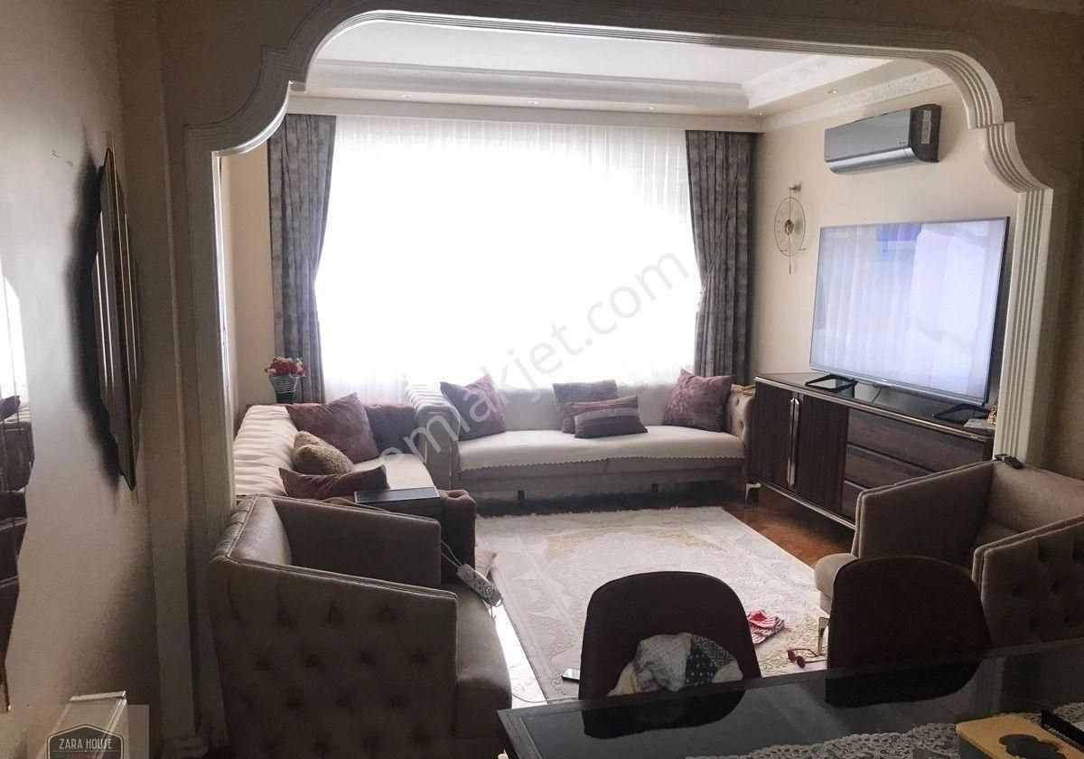 Kurtuluş’da Cadde Üzerinde Giriş 3+1 Satılık