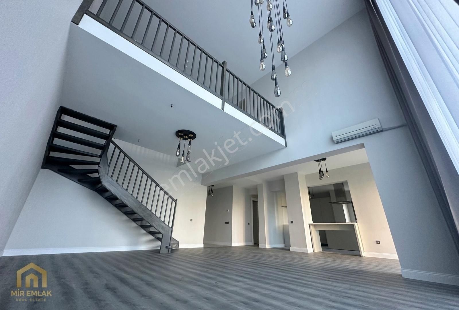 Park Alyans'ta Müstakil Bahçeli Site İçinde 3+1 Loft Daire