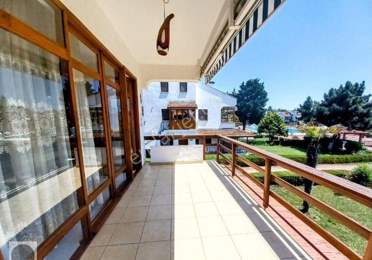 Erkutun'dan Yeniçiftlik Sahili Güvenlikli, Havuzlu Sitede Kiralıkyazlık Dubleks Villa