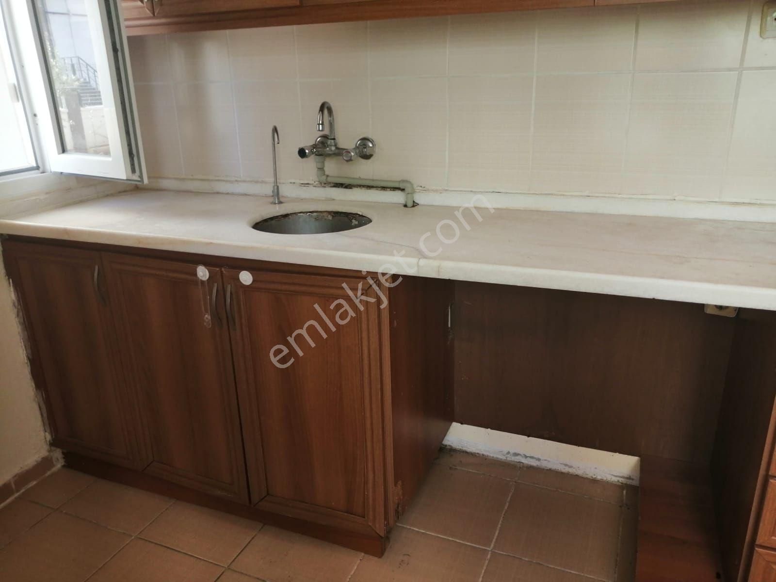 Erdemli Alata Mahallesi'nde Kiralık 2+1 Daire