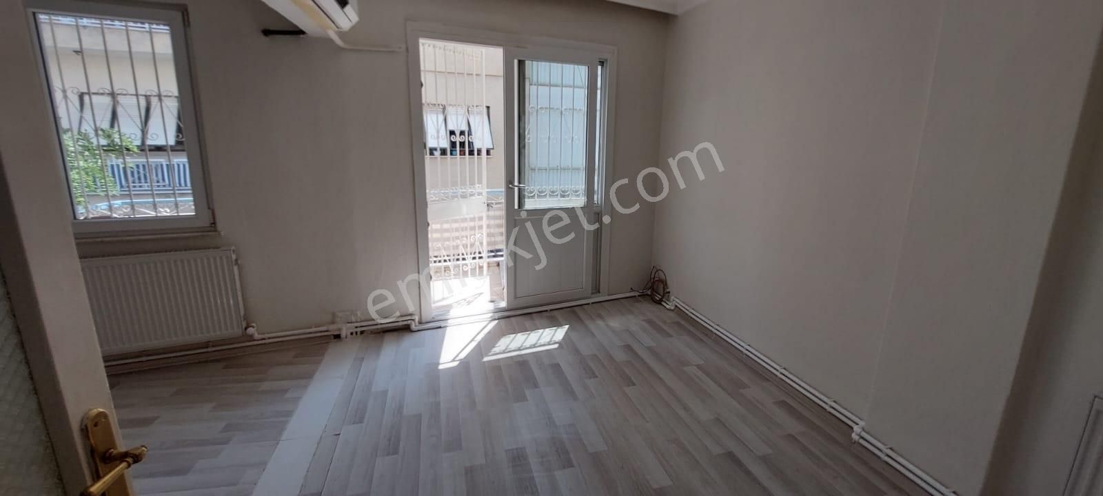 Çiğli Egeken Atatürk Mahallesinde 1+1 Kiralık Daire