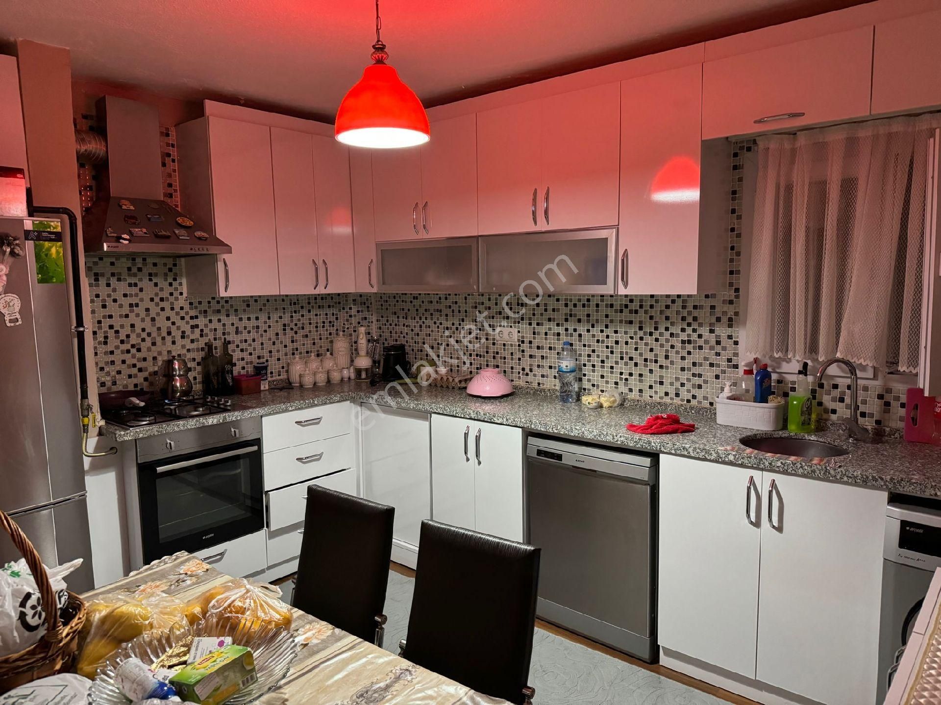 Adana Çukurova Yüzüncüyıl Mahhalesi'nde Full Yapılı 3+1 Satılık Daire