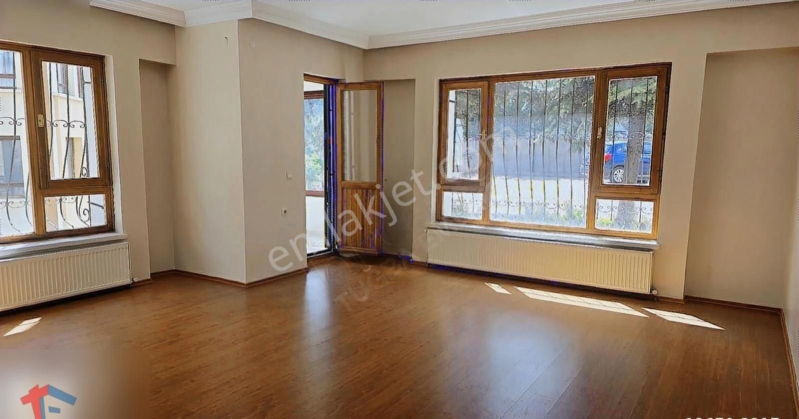 Tuğba Emlak'tan Çukurambar'da Kullanışlı 4+1