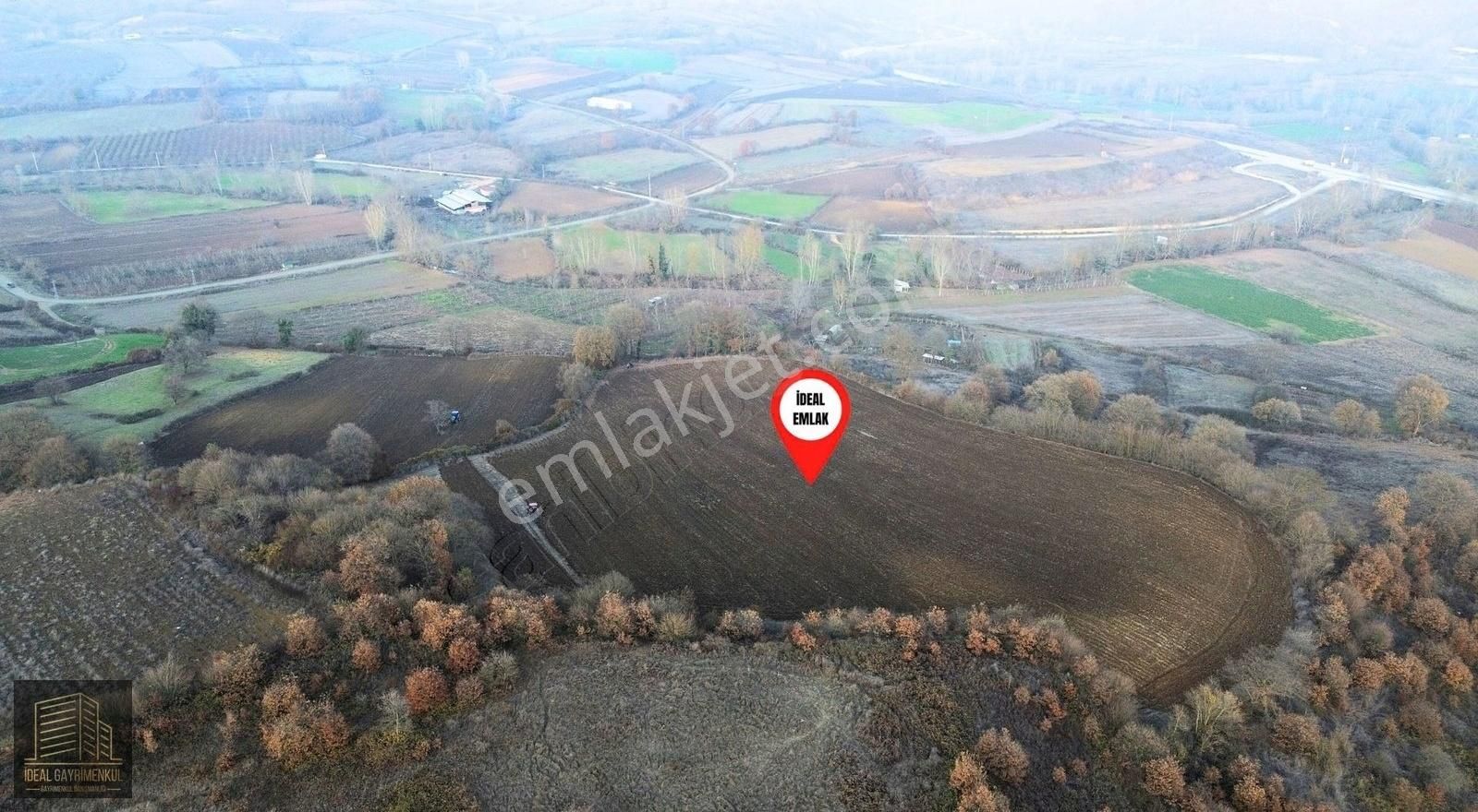 Biga-çan Asfaltına Çok Yakın Değerli Mevkide 25.035 M2 Tarla