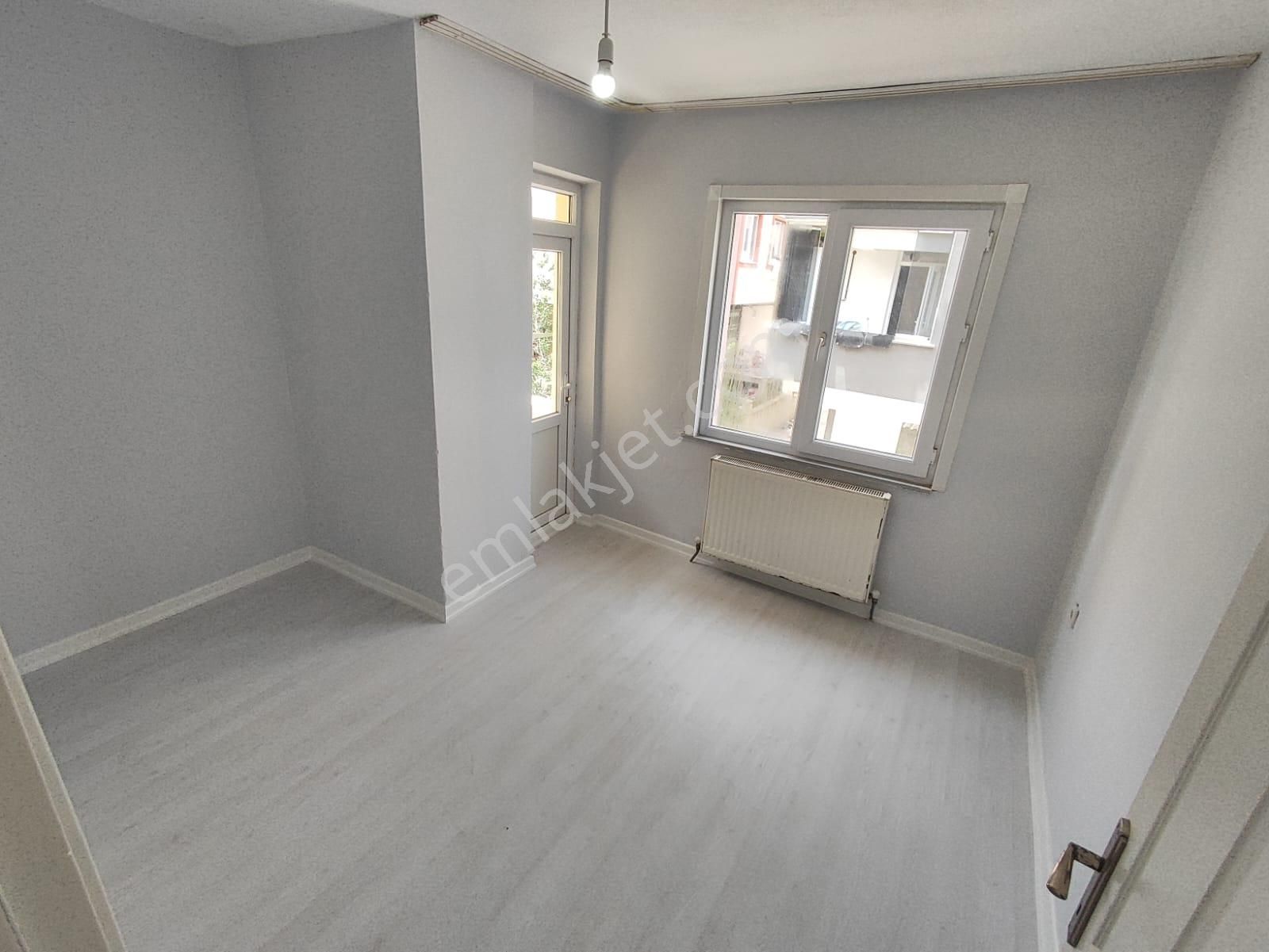 Kapalı Bahçelievler Türüt Kent Mevkiinde Kiralık 2.kat 2+1 Daire