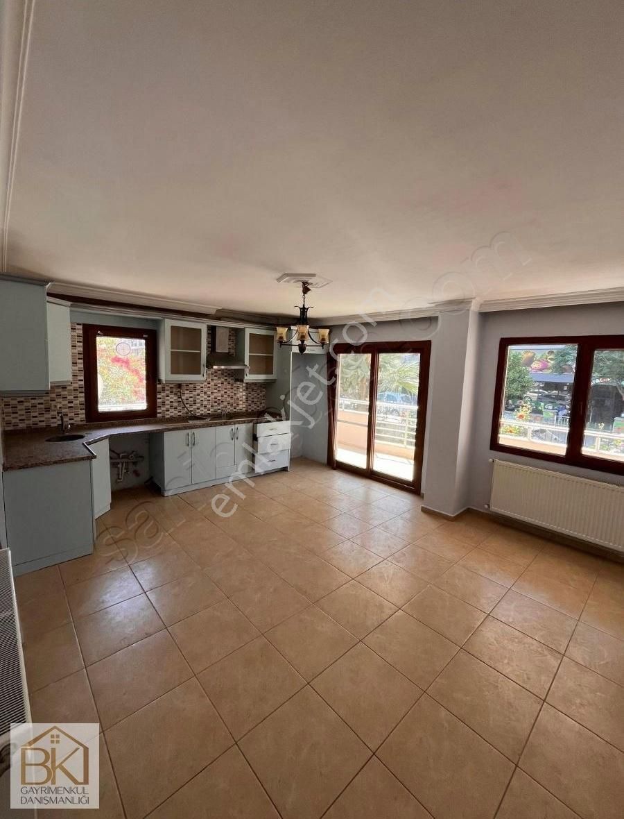 İsa Bey Mah. Doğalgazlı Merkezi Konumda Kiralık 3+1 Daire
