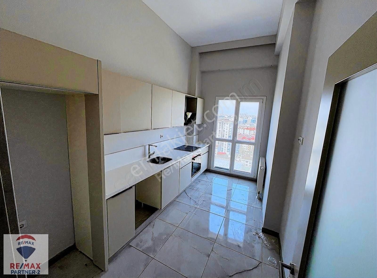 Onur Park Life Sitesinde Balkonlu 2 +1 Sıfır Daire