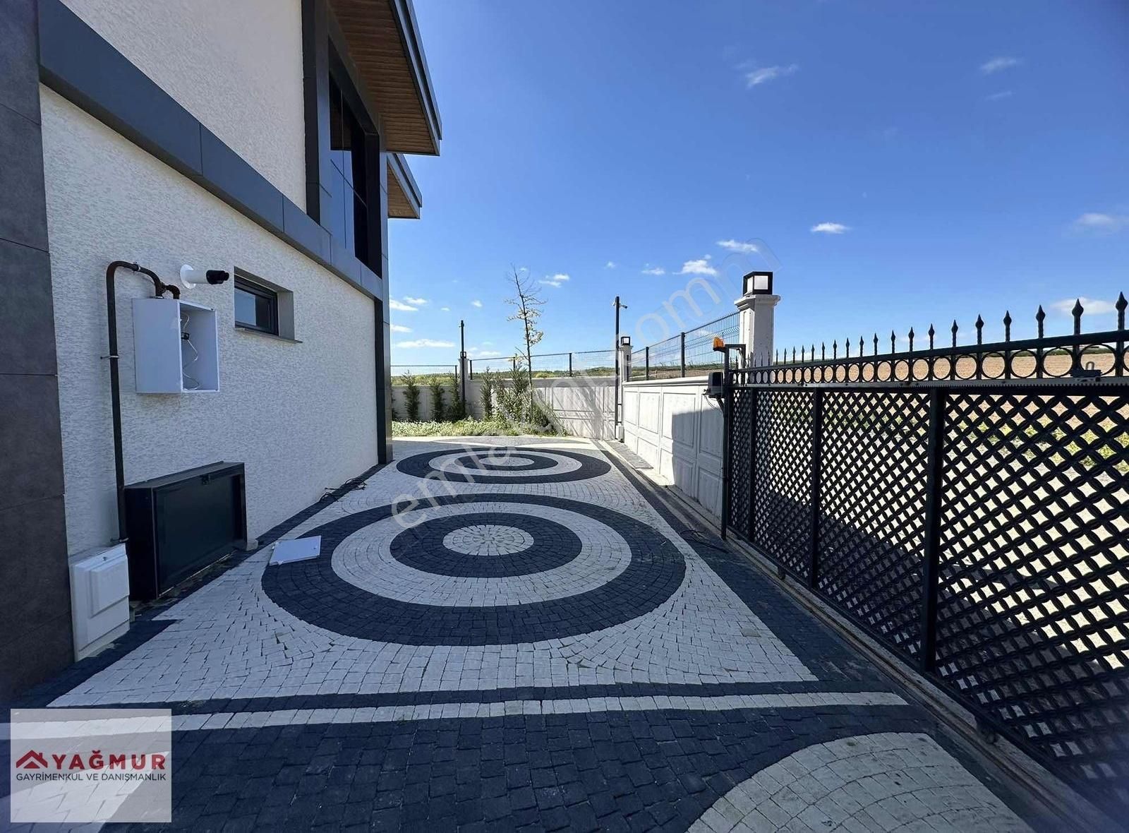 Yg'den Önerlerde Satılık Müstakil Havuzlu Sıfır Villa