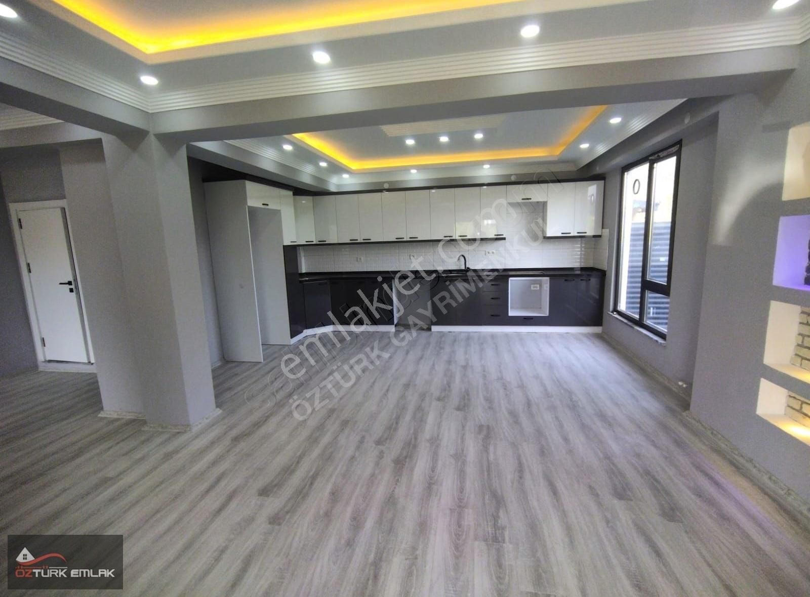 Ultra Lüks Villa Mutakil 5+1 200 M2 Yerden Isıtma Teraslı Ön Ceh