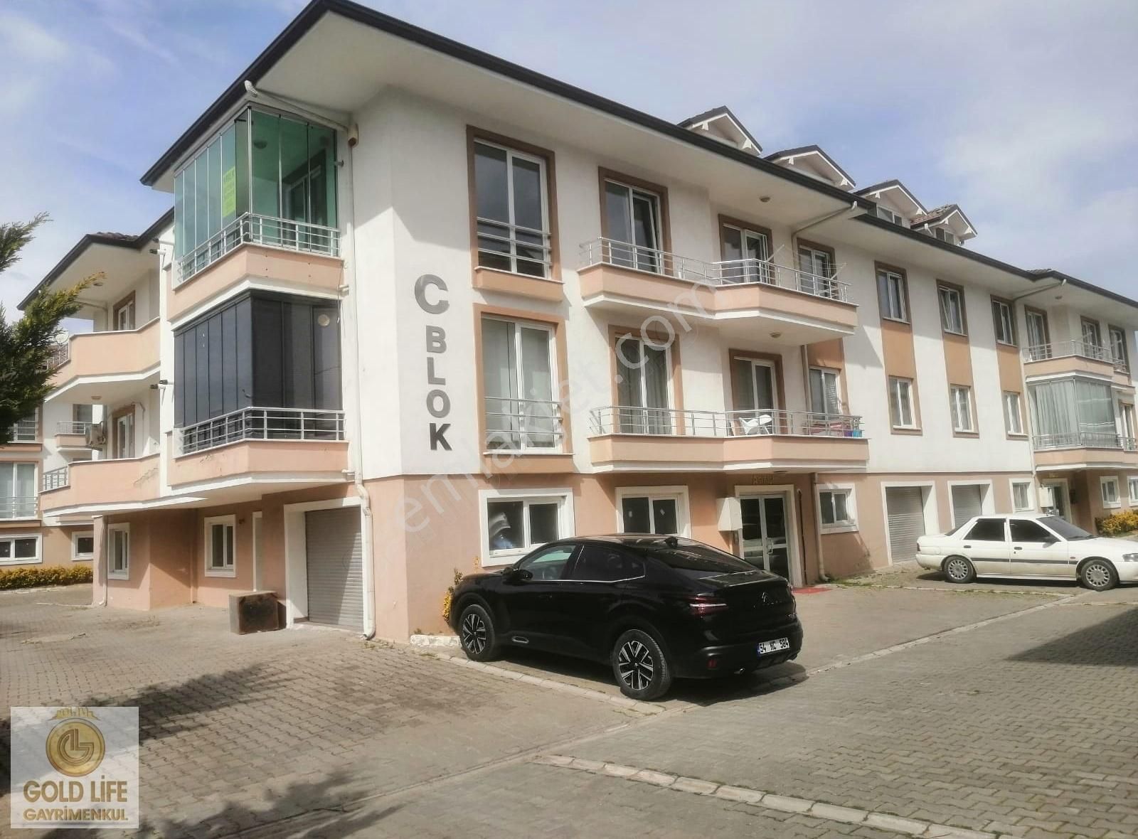 Goldlıfe Gayrimenkulden Serdivan Bizim Bahçe Sitesinde Kiralık