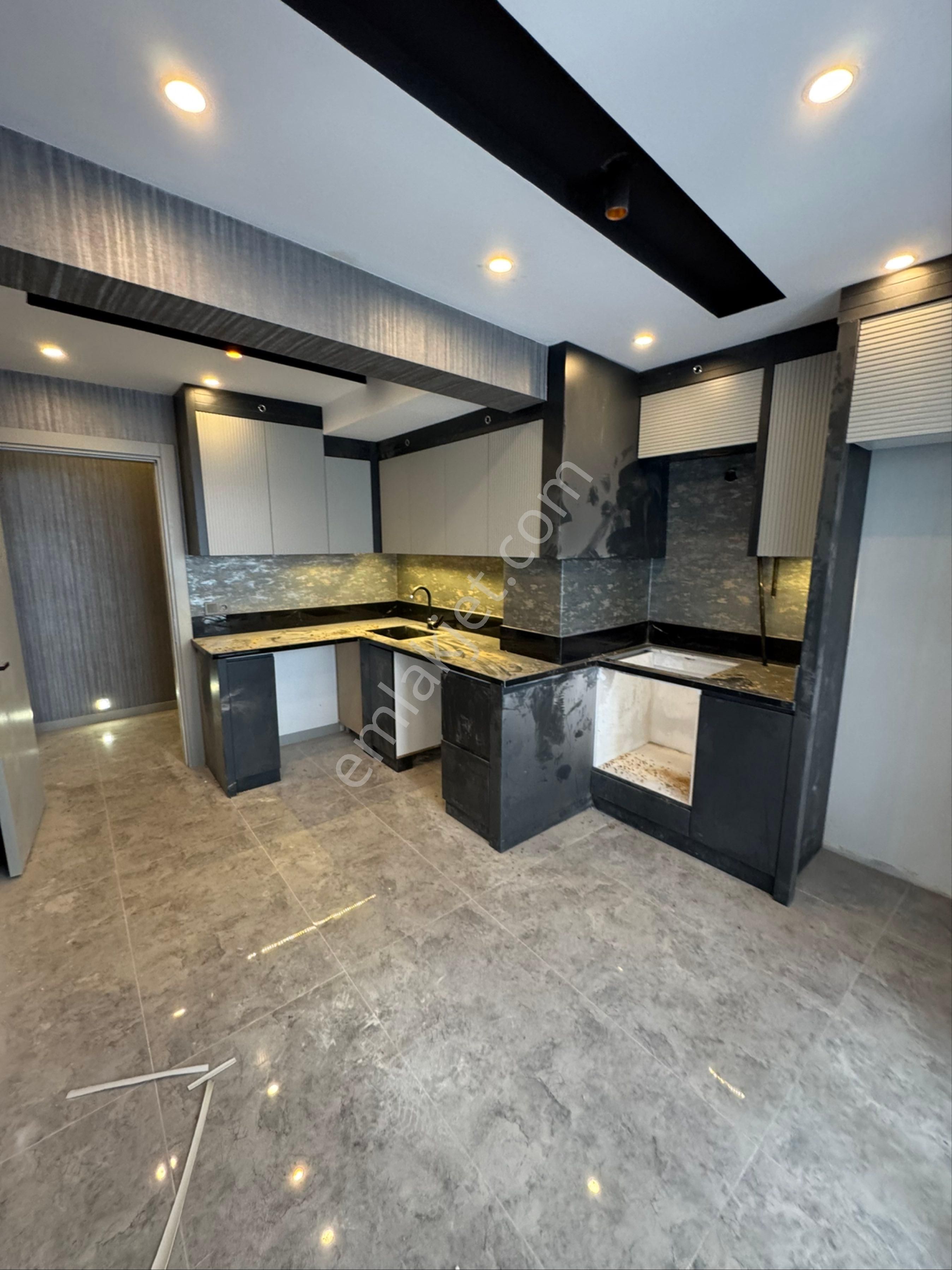 Karaman Mahallesinde Satılık 2+1 Süper Lüx Sıfır Otoparklı Daire
