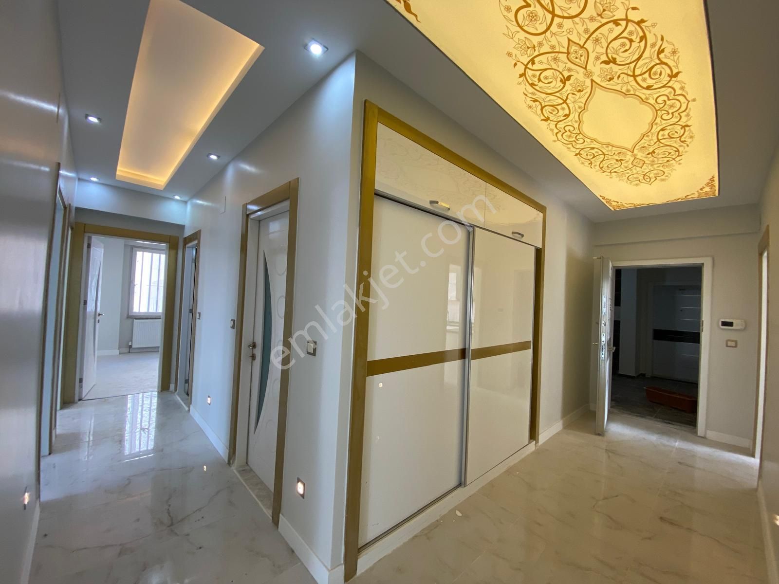Coldwell Banker'dan Üngüt Mh.de Kiralık 4+1 Ara Kat Daire