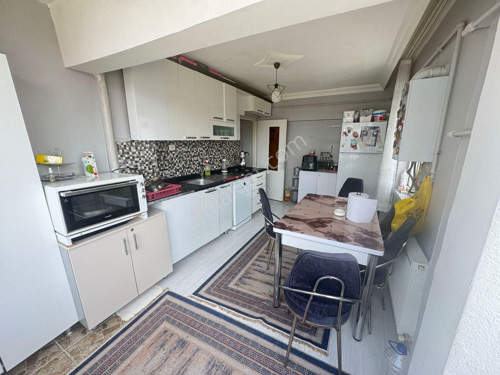 Yılmaz Gayrımenkulden Osmanlı Mah 3+1 Ön Cephe 3 Ara Kat Salon Bagıımsız Masrafsız Daire