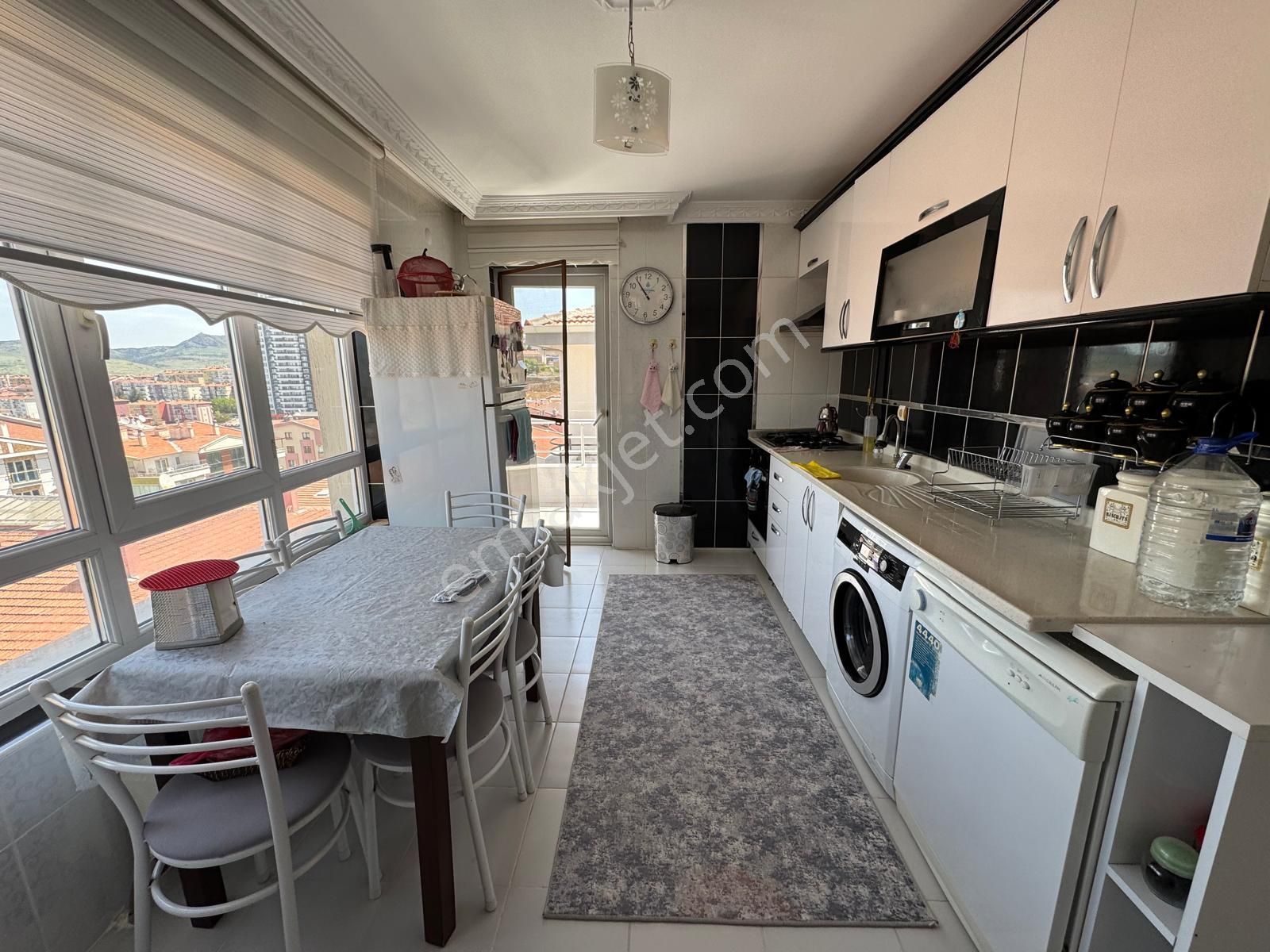 Kent'ten Şehir Manzaralı Asansörlü Yapılı Masrafsız Satılık 3+1 Dublex