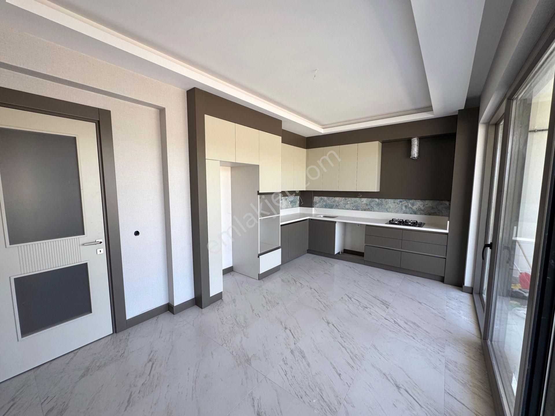 Irmak Emlak- Bağlıca Satılık K.otoparklı & Hobi Bahçeli 4+1 Daire