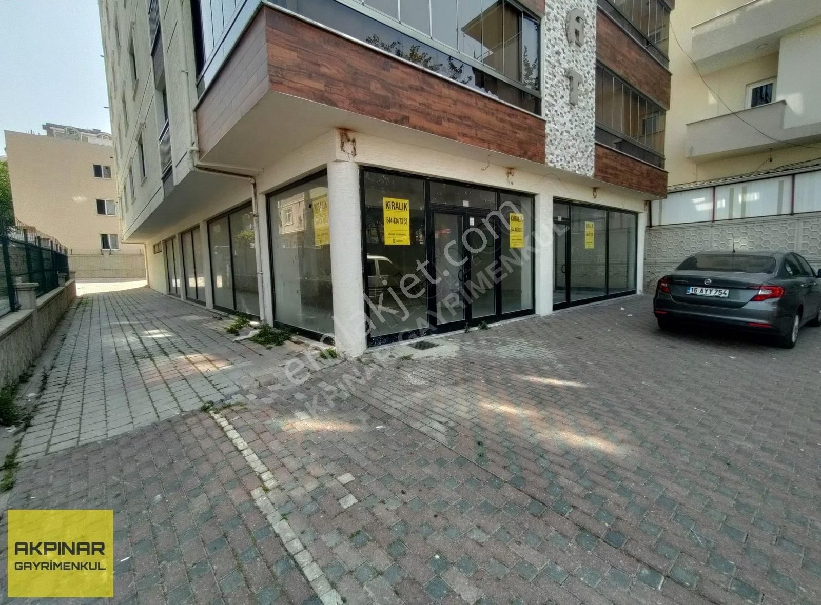 Akpınar Gayrimenkul'den Ana Cadde Üzerinde 400 M2 Satılık Dükkan