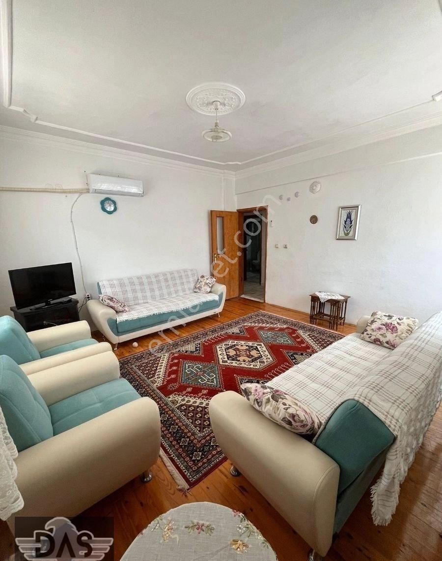 Antalya Serik Orta Mahalle'de Doğalgazlı Eşyalı Ferah Daire