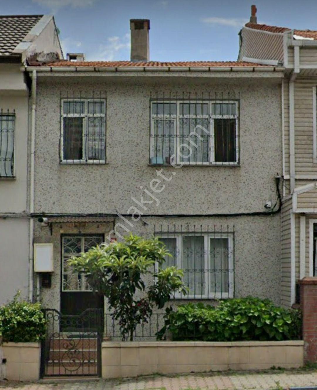 Bakırköy Merkezde. Arsa Değeri Yüksek.