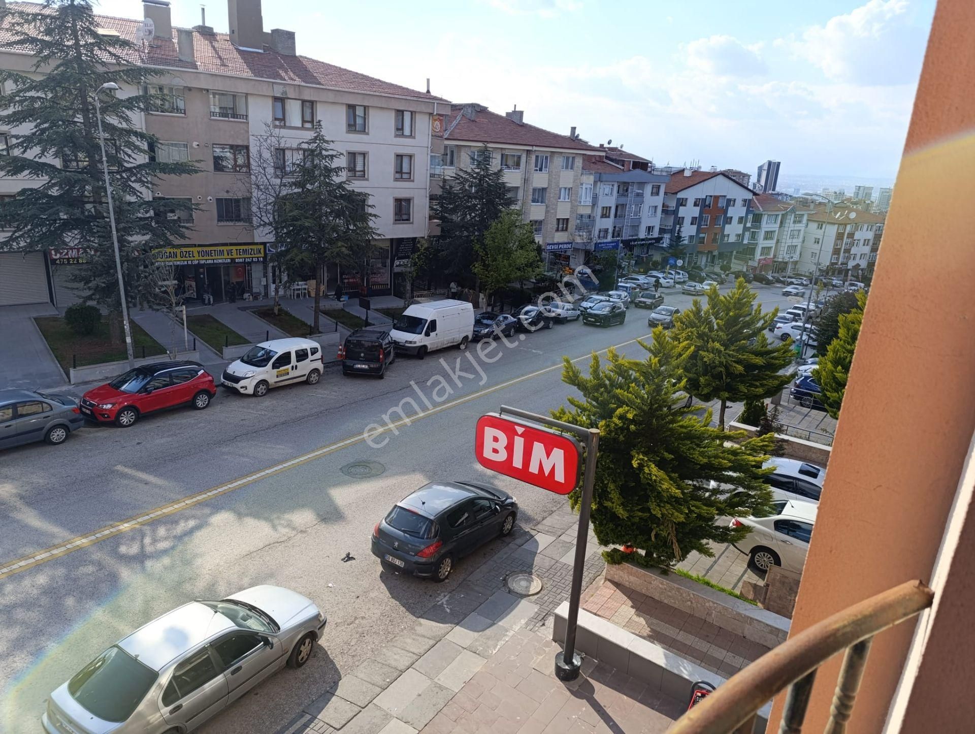 Çankaya Lizbon Cadde Üzeri Ara Kat Asansörlü Satılık Daire