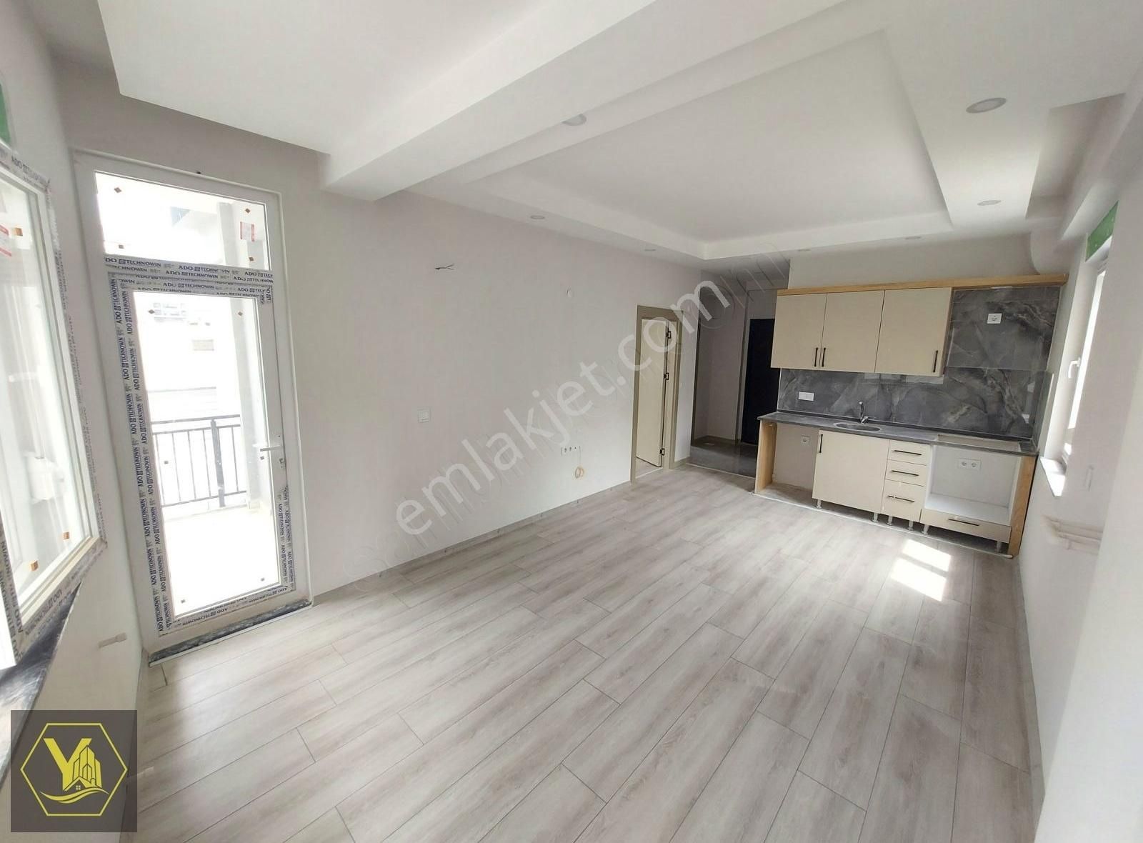 Yeşilırmak Caddesinde Tramvay Dibi Sıfır 2+1 Yüksek Giriş