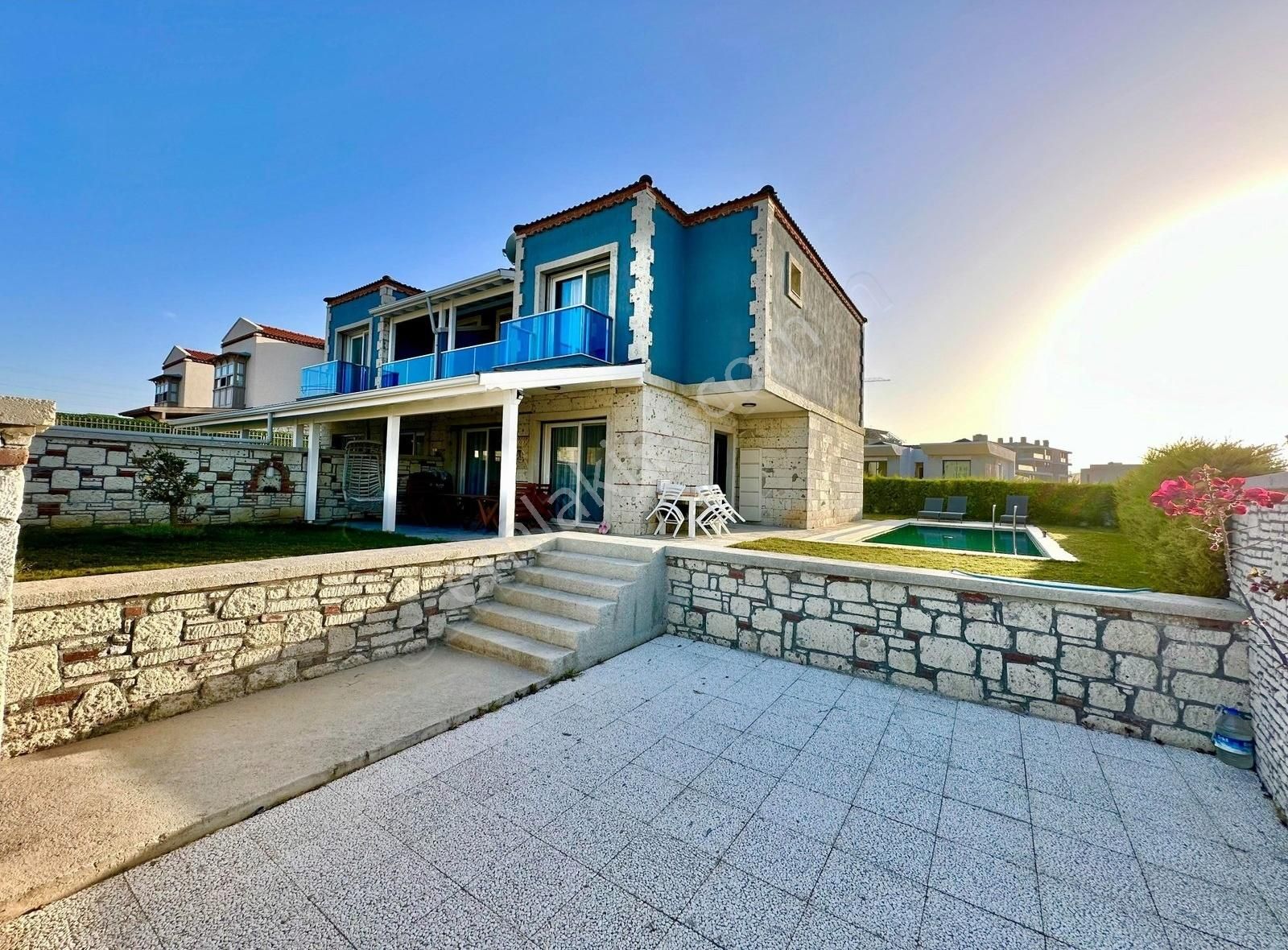 Reisdere'de 4+1 Müstakil Havuzlu Satılık Taş Villa