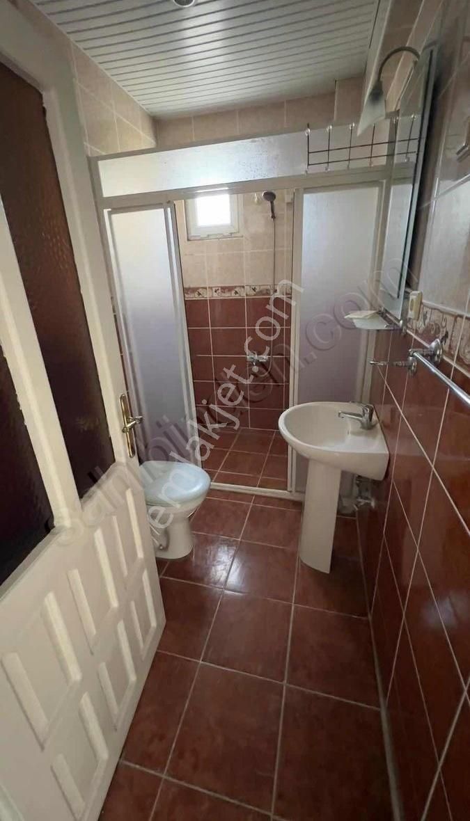 Eski Jandarma Sokağı Satılık 2+1 Ayrı Mutfak Daire Denize 50m
