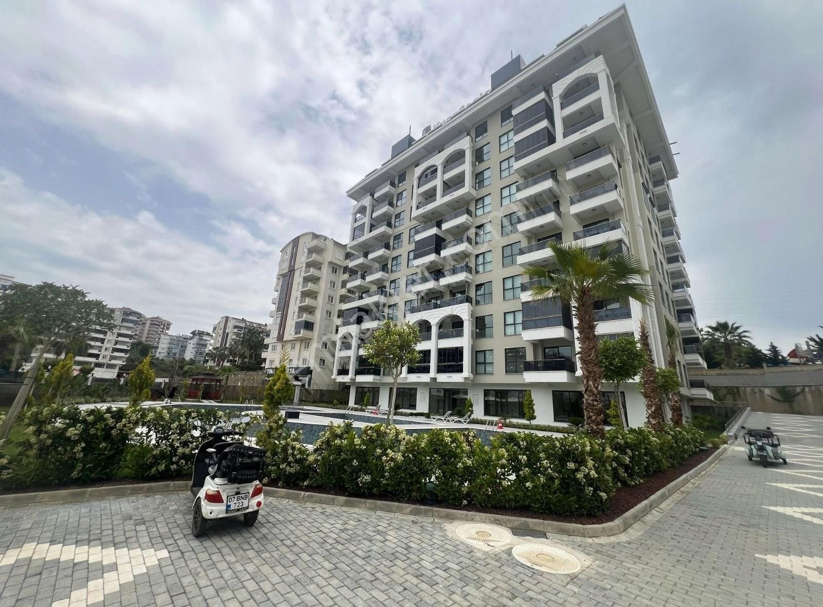 Alanya Avsallar 1+1 Full Konsept Denize Yakın Satılık Daire