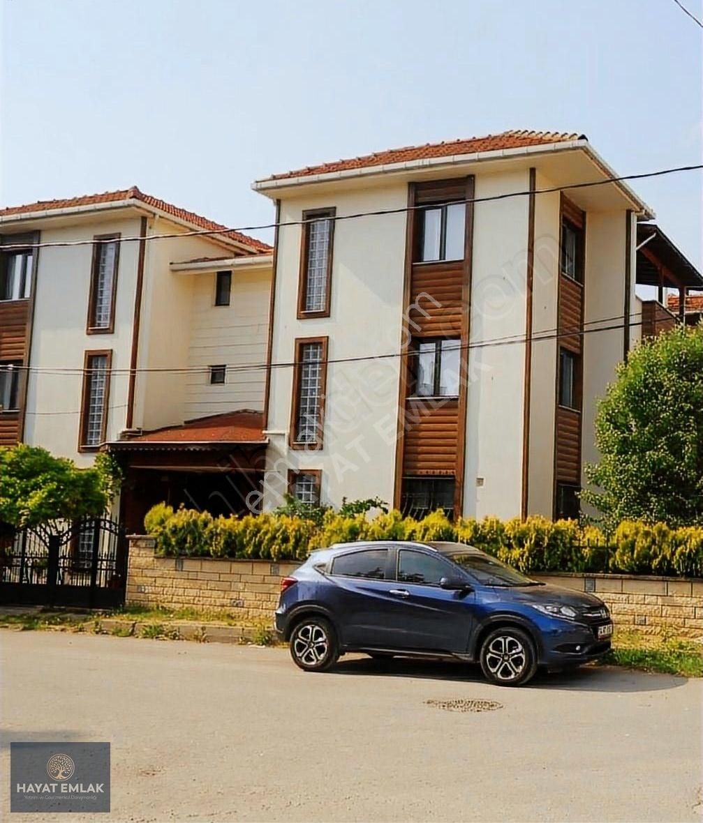 Tuzla Postane İş Yeri İçin Uygun Satılık 6+3 Tripleks Villa