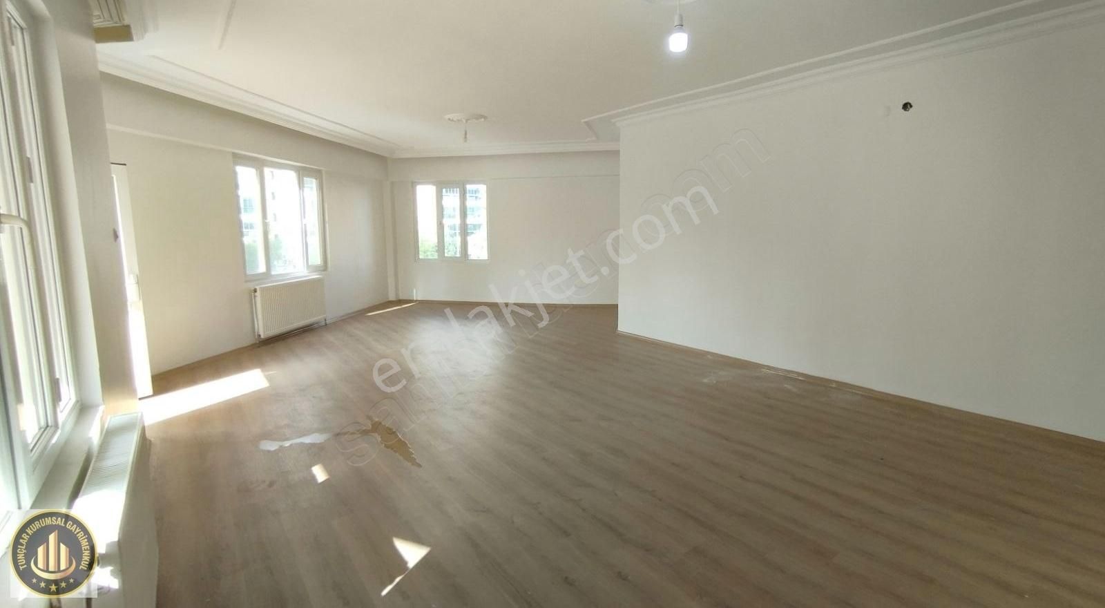 Kent Meydanı Kavşağı'nın En Güzel Lokasyonunda 4+1 Satılık Daire
