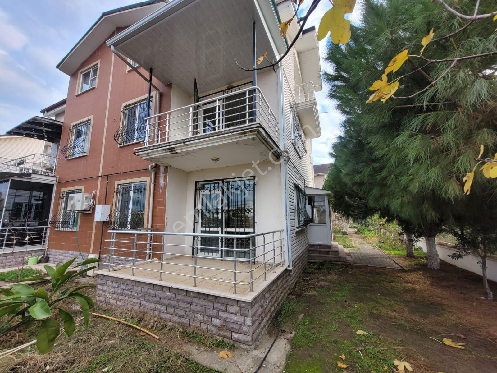 Tek Yetkili Akman'dan Cennetayağın'da Satılık 4+1 Villa