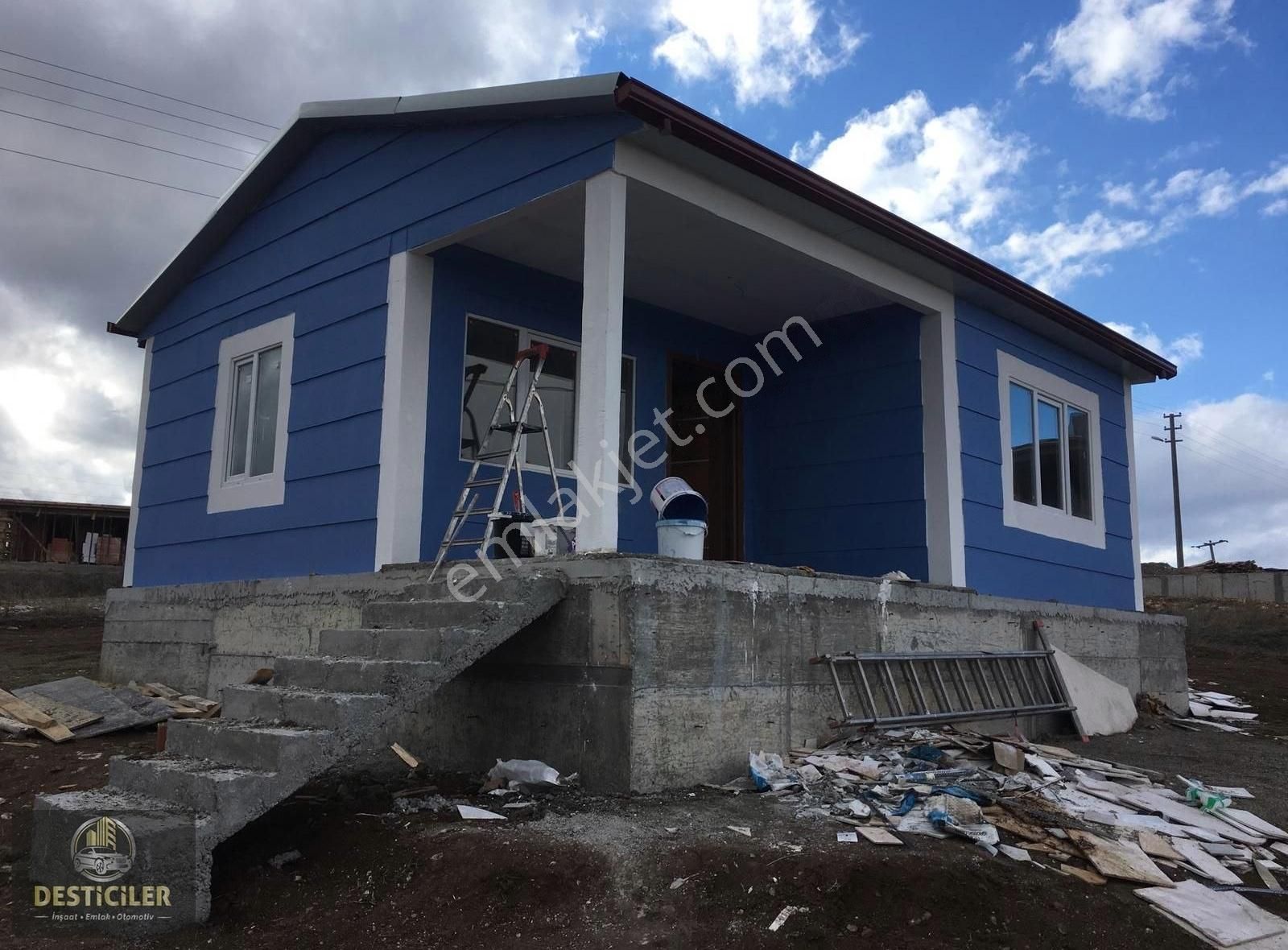 Hg-087 Kümbet Akpınar Mah. 750 M2 Satılık Arsa (1+1 İskanlı Ev)