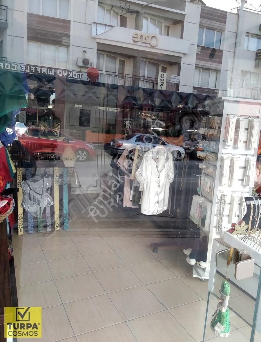 Karabağlar Cadde Üzeri Devren Kiralık İç Giyim Mağazası