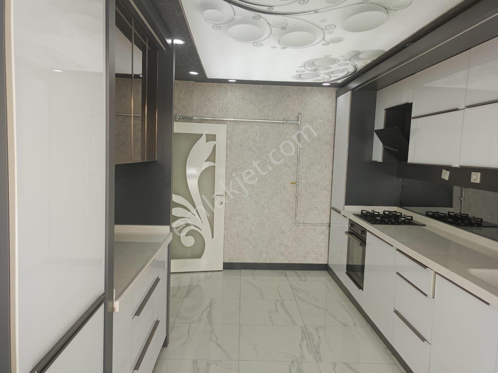 Full+full Yapılı*iskanlı*ara Kat*3+1*cadde Üzeri*ısı Yalıtım*krediye Uygun*ebeveyn Banyo