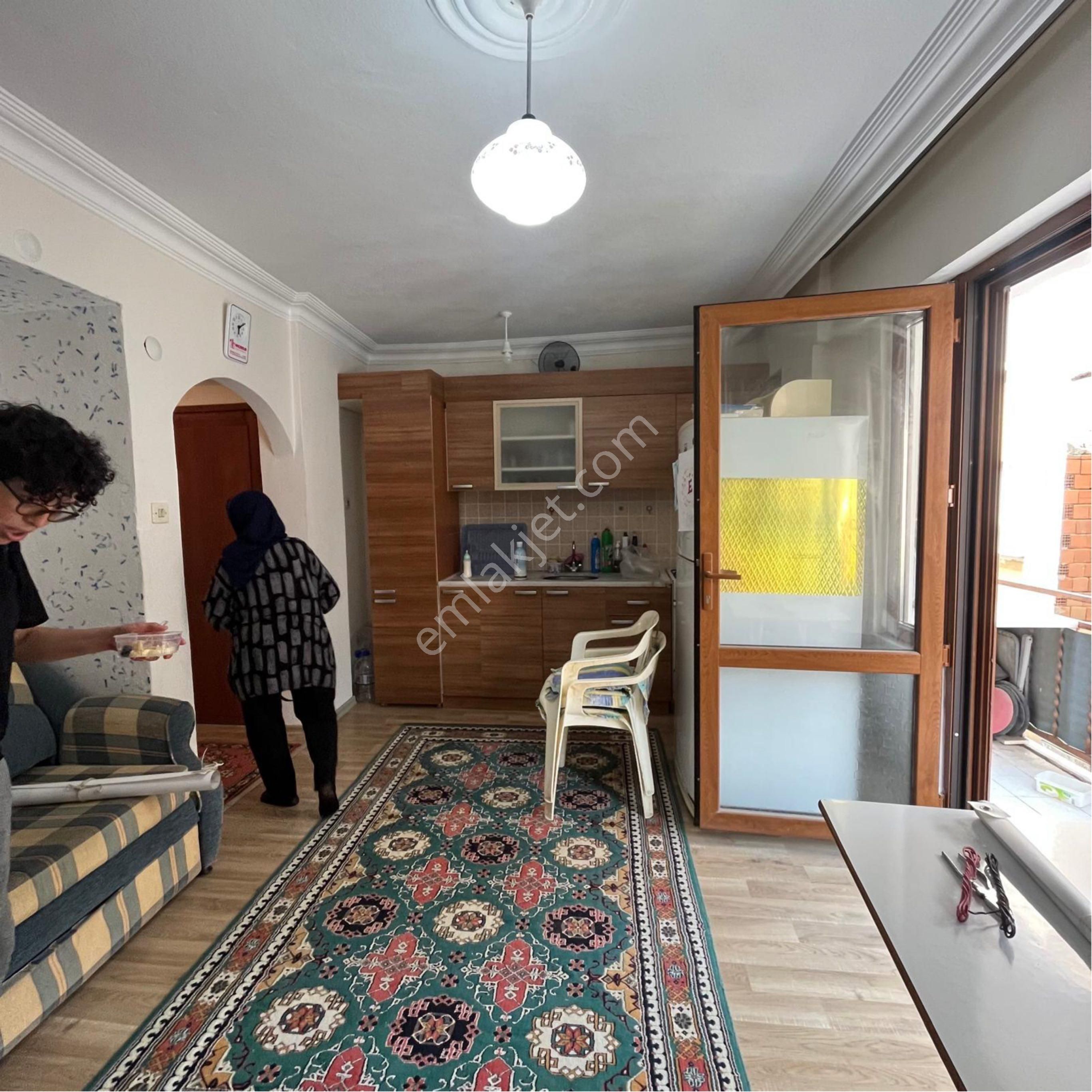 Köşem Emlaktan İskele Meydanında Satılık Daire