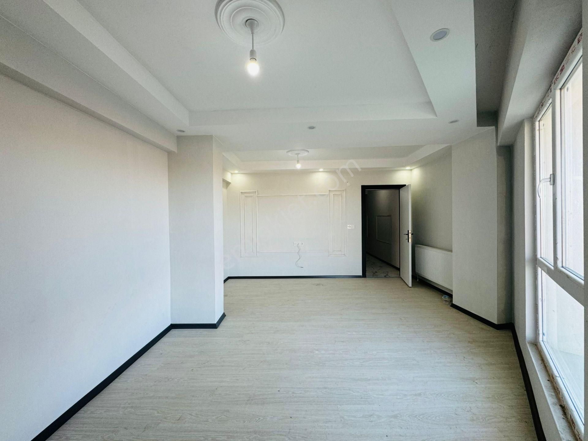 Güven'den Butik Sitede Okullara Komşu Kapalı Otoparklı 1+1 Daire