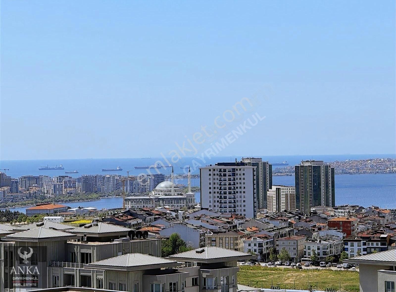 Halkalı Bizim Mahalle 3.kısım Deniz Ve Göl Manzaralı Kiralık 4+1