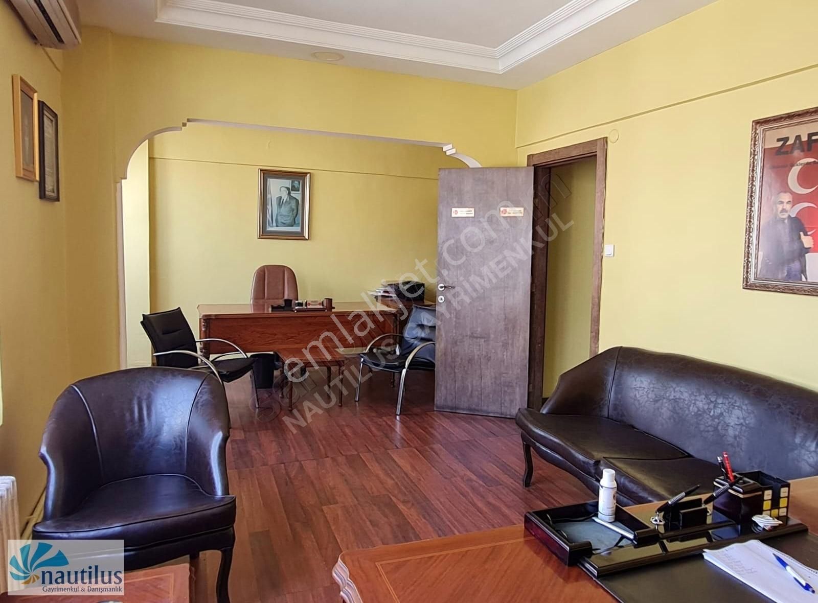 Kadıköy Rasimpaşa Merkez Cadde Üzeri İşyerine Uygun Kiralıkdaire