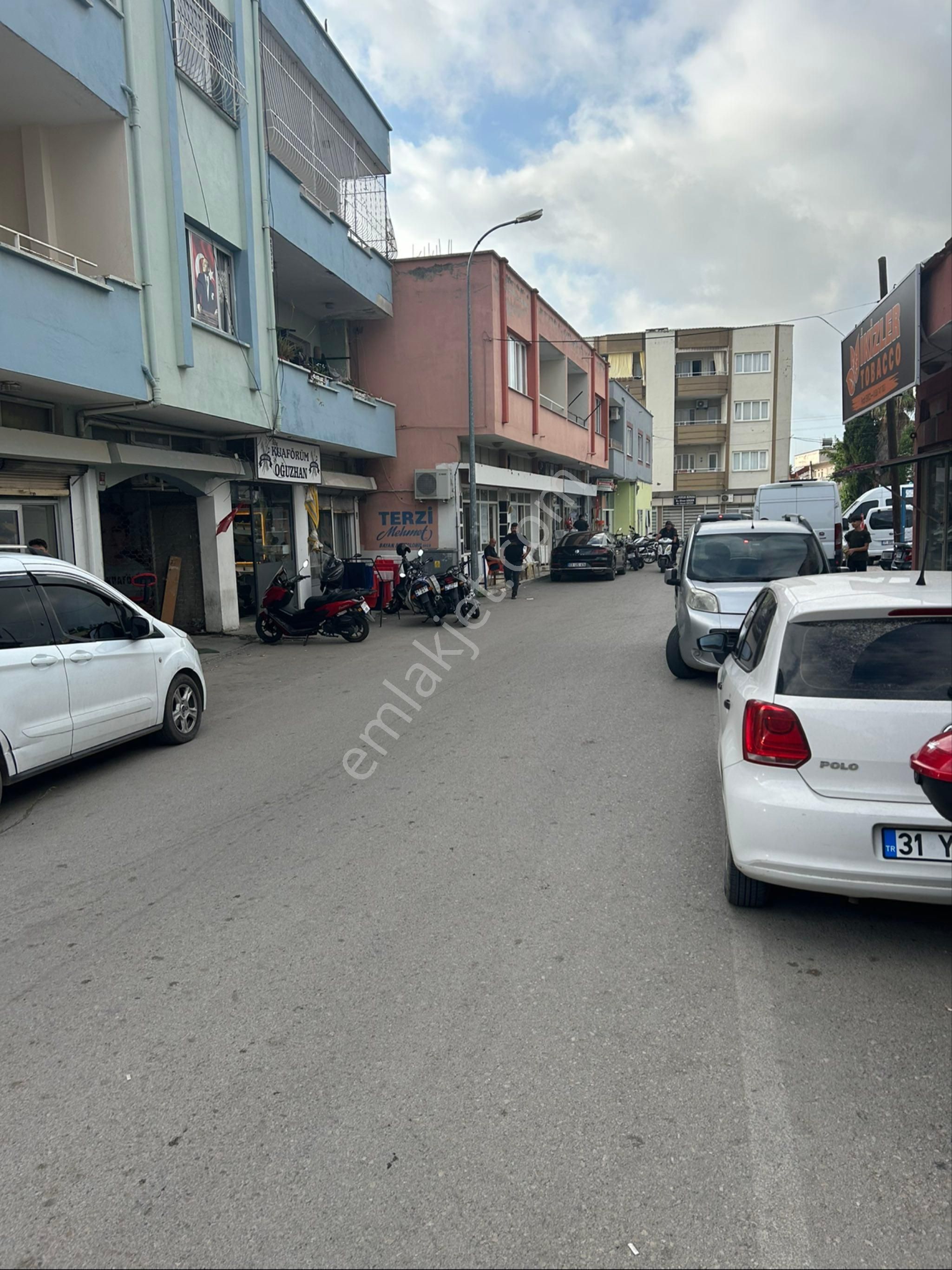 Erzin Çarşı Merkezde Satılık Ev Ve İşyerleri