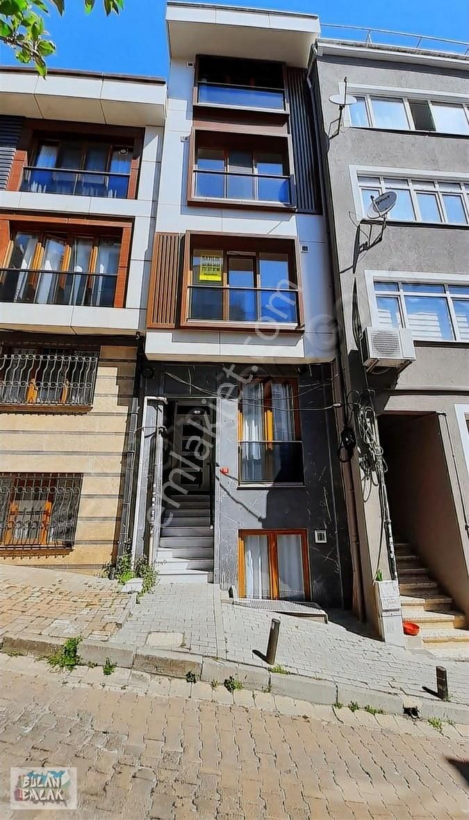 Bulan'dan Ortaköy'de Yeni Binada Çift Cepheli Temiz 1+1 Daire