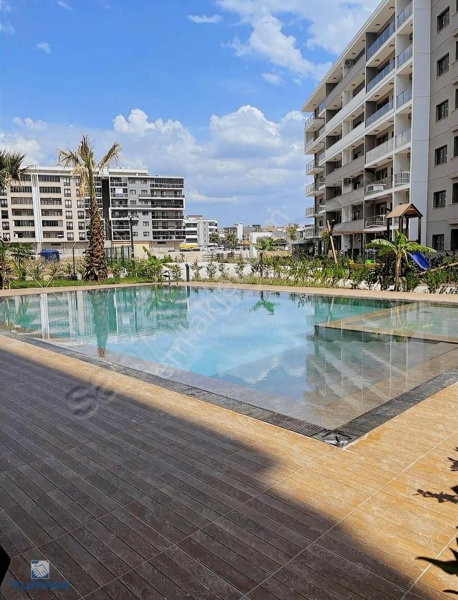 Havuzlu Güvenlikli Sitede 1+1 Eşyalı Kiralık Daire