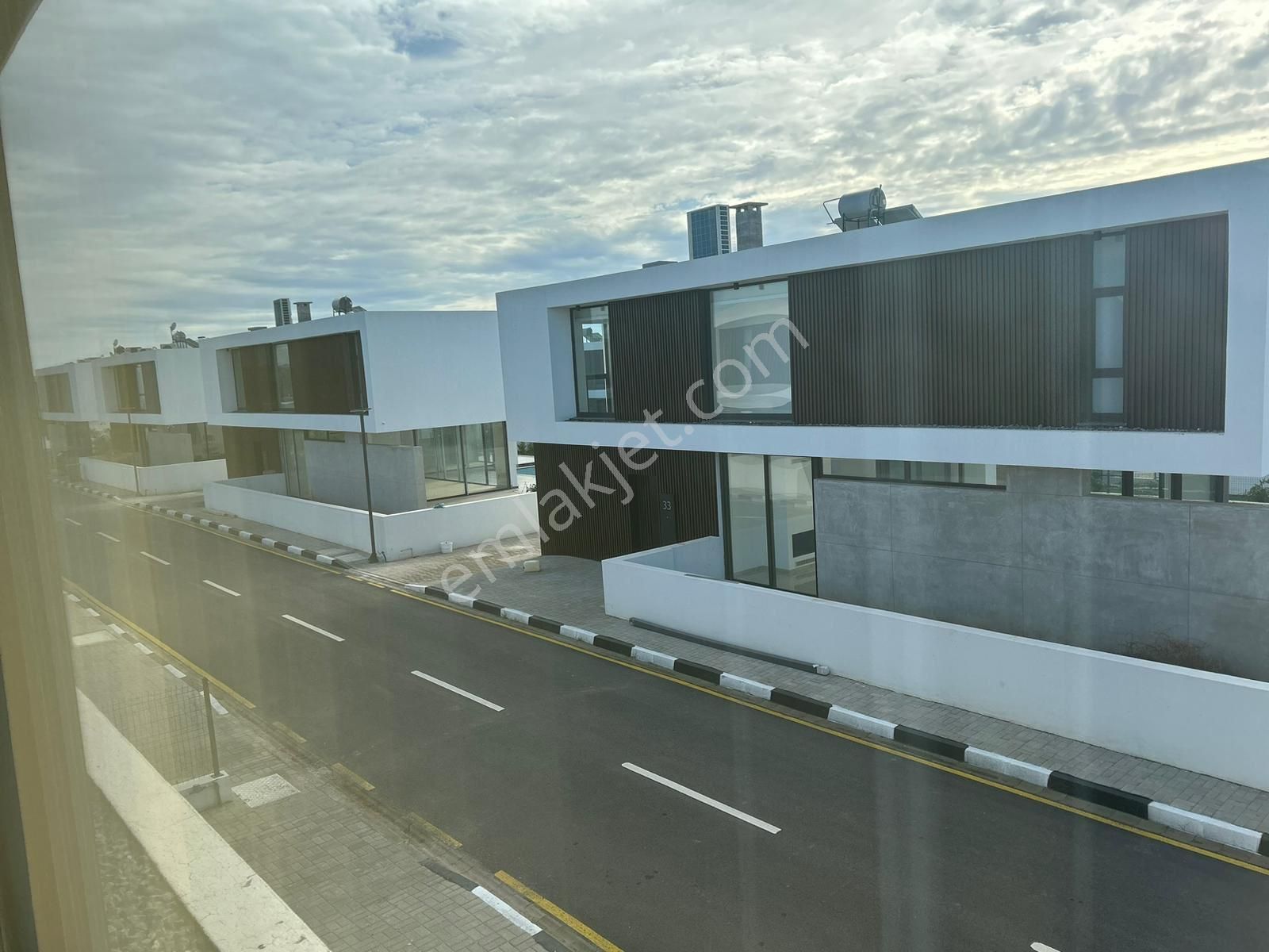 Sahibinden Emerald Projesinden Müstakil Havuzlu 3+1 Satılık Villa