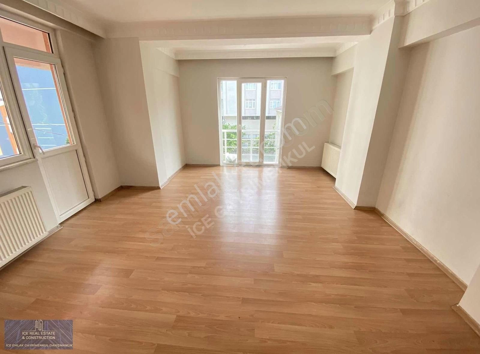 Çınar Caddesine Komşu Satılık 3+1 Arakatta Çok Geniş Daire
