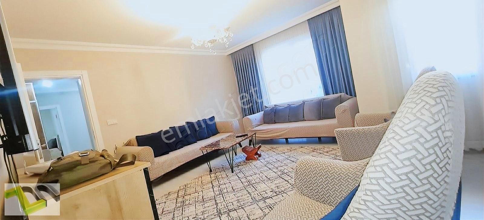 Sancaktepe Merve Nahallesinde Geniş Çift Balkonlu Satılık Daire