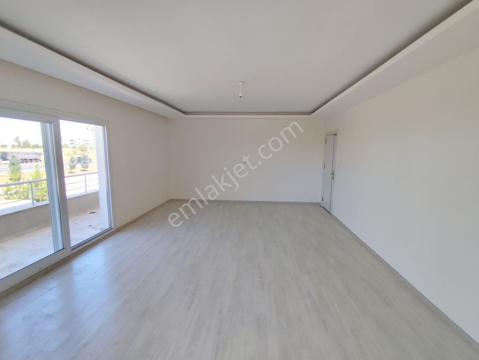Acar Emlaktan 8 Mart Mah 3+1 175m2 Arakat Lüks Daire