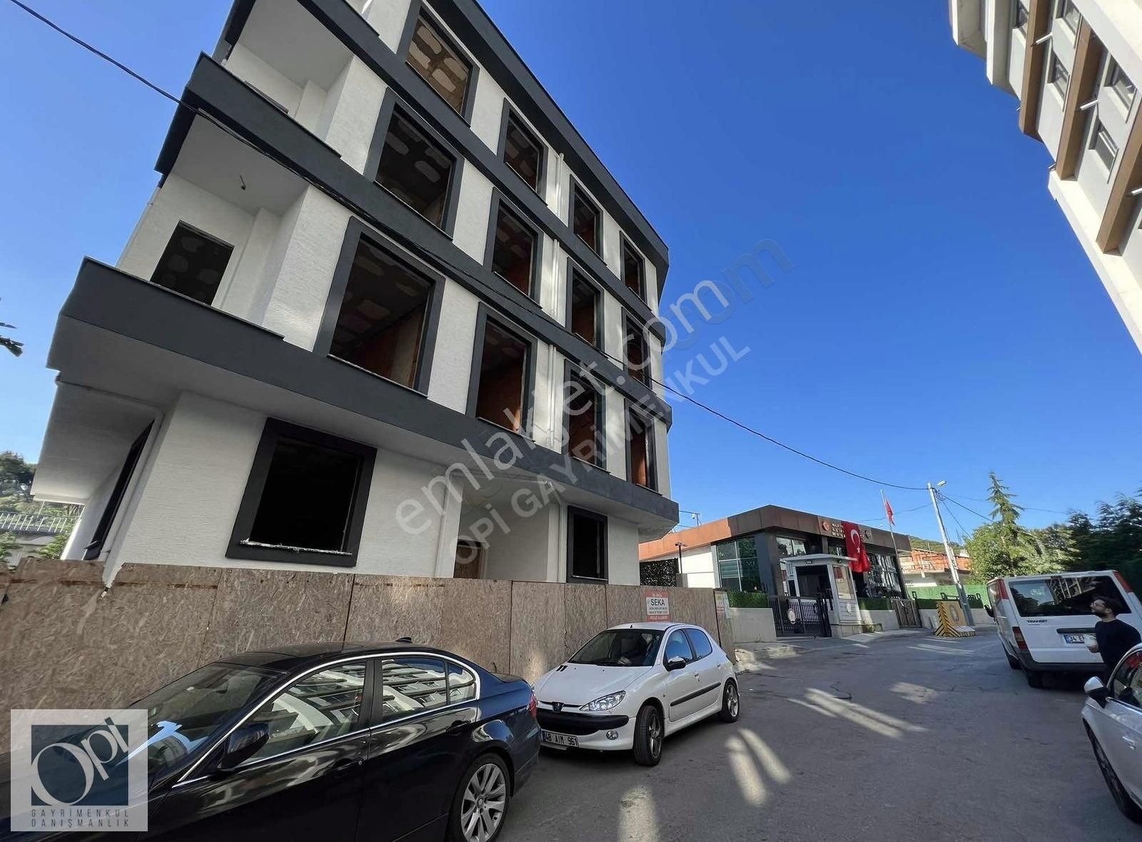 Oğuz İşbilen'den 2+1 Arakat Satılık Daire