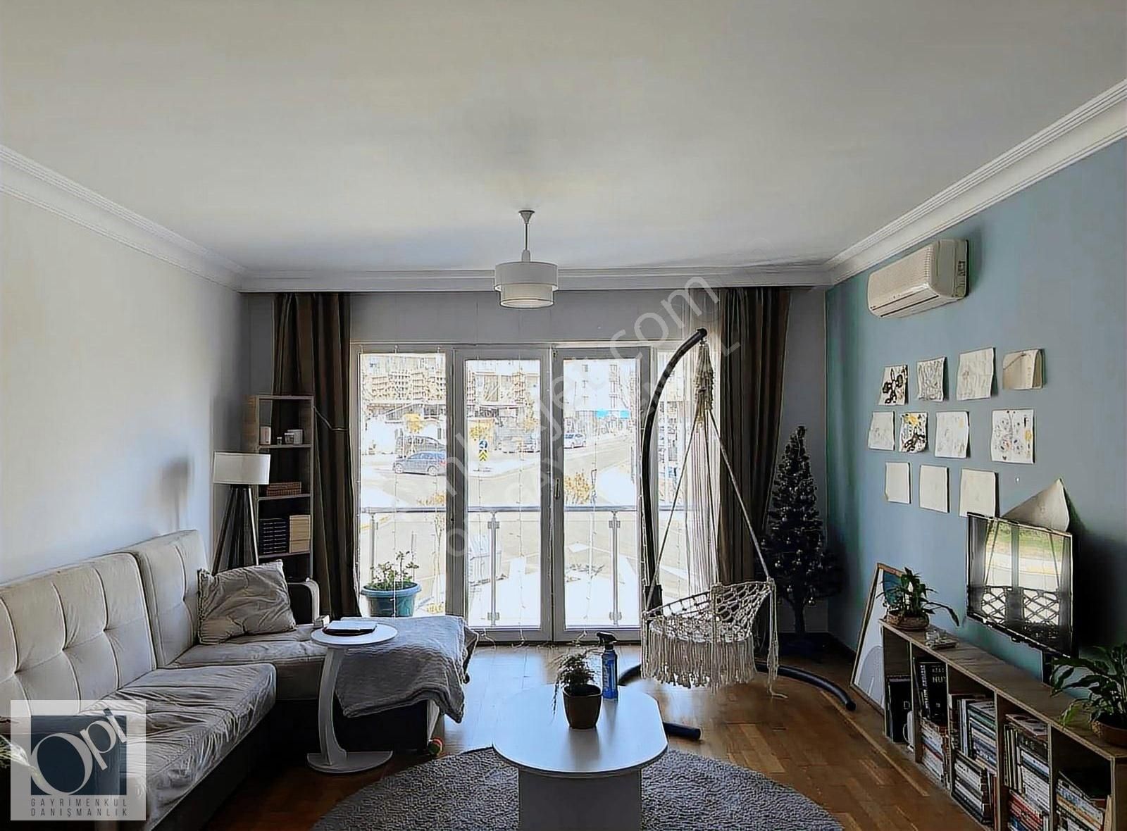 Yayalar Mahallesi'de Martan Sitesi'nde Satılık 100 M2 2+1 Daire