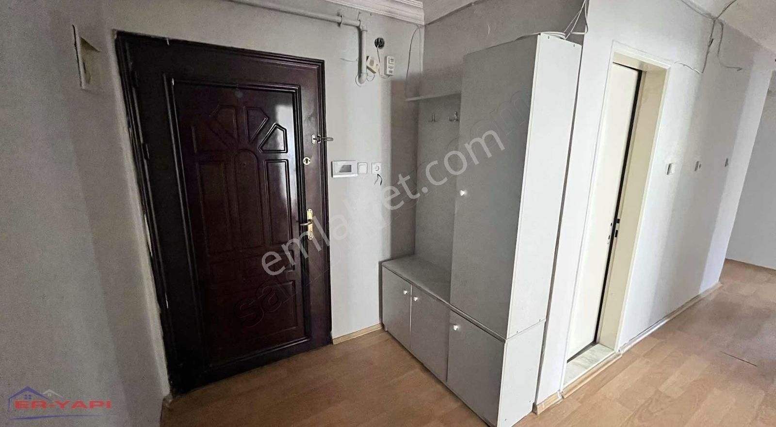 Er Yapı Emlak 3+1 D.gaz Klima Ara Kat Kiralık Daire